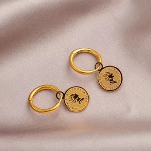 Vintage Queen Elizabeth II Coin Pendant Hoop Earrings Gold Tone Stainless Steel Minimalist Jewelry For Women