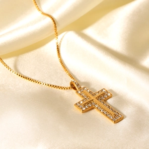 Cross Pendant Necklace 18K Gold Plated Stainless Steel Rhinestone Inlaid Box Chain Elegant Jewelry For Women