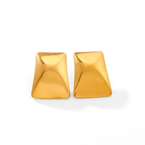 Detailed view of 18K gold plated stainless steel earrings with geometric 3D rectangular shape