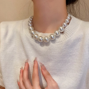 French vintage gradient pearl choker necklace with high luster for women