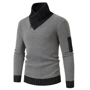 Maglione da uomo in maglia grigia con bordi neri a contrasto e colletto con mezza zip