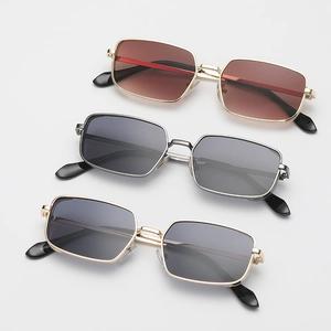Retro quadratische Metall Sonnenbrille in Gold und Silberrahmen mit getönten Gläsern