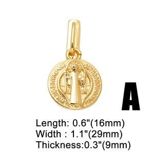 Detailansicht des 18k vergoldeten religiösen Anhängers mit Maßen von 29x16mm
