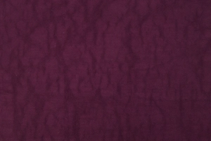 Gros plan sur le tissu en nylon violet durable avec texture croisée fine pour sacs polyvalents