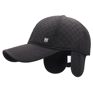 Casquette de baseball matelassée noire pour hommes avec protège-oreilles et emblème