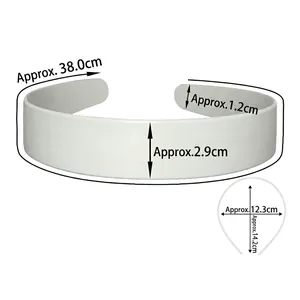 Detail of grey ABS wide headband with smooth toothless design and 2.9cm width dimensions