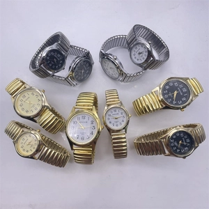 Quartz watches with stretch metal bands in gold and silver colors with 1-12 numeral dials