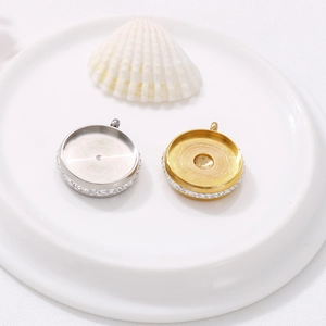 DIY stainless steel round pendant trays in gold and silver with sparkling rhinestones