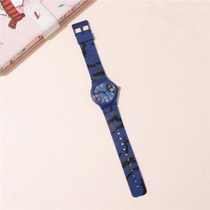 Minimalist quartz sports watch with dark blue camouflage resin strap and round numeric dial