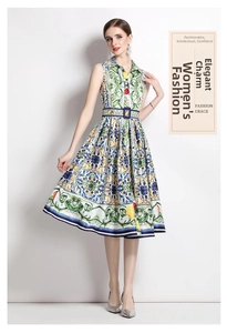 Robe midi trapèze vintage française avec imprimés exotiques colorés et ceinture