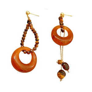 Retro resin tiger eye stone round earrings with golden metal chains and amber beads