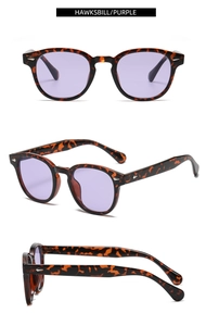 Vues sous trois angles de lunettes de soleil rondes vintage écaille et verres violets