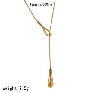 Detail of 18K gold snake chain necklace with dimensions 660mm length and 2.5g weight