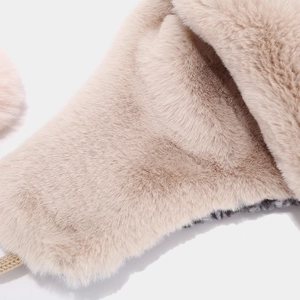 Vintage American style thick faux fur earflap hat in light beige for winter outdoor skiing