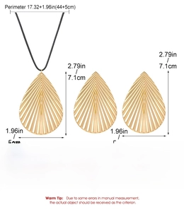 Detailed dimensions of gold teardrop hollow leaf necklace and earring set in iron