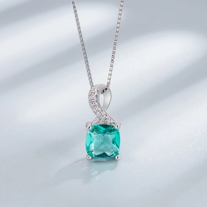 S925 sterling silver jewelry set featuring emerald green square gemstone necklace and studs