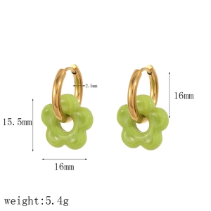 Detailed view of floral hoop earrings featuring dimensions and weight information