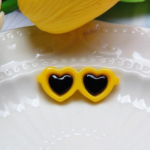 Mini yellow heart-shaped sunglasses for DIY doll accessories and pet jewelry decorations