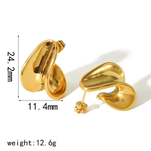 Polished 18k gold irregular wave stud earrings with 24.2mm height and 11.4mm width