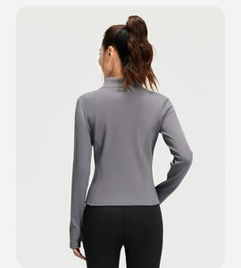 Giacca termica yoga grigia aderente con collo alto e silhouette atletica posteriore