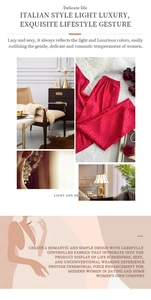 Détail du pantalon de pyjama en soie rouge à motif léopard sur un tapis blanc doux