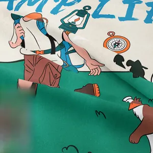 Vue macro de l'impression numérique haute définition sur tissu de camping avec détails fins