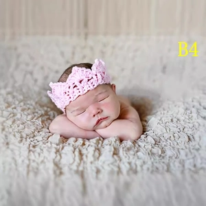 Pink hand-knitted baby crown headband for newborn photography props and infant portraits