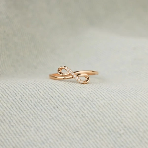 Anello Infinito in Argento Sterling 925 Minimalista per Donna Design Asimmetrico con Strass Gioielli alla Moda