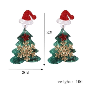 Detail view of acrylic Christmas tree earrings with size 5x3cm and weight 10g