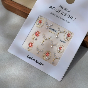 Ensemble de bijoux d'ongles tulipes et perles pour collection de manucure 3D DIY