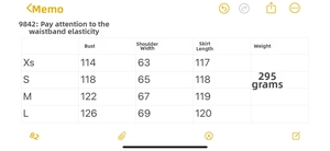 Tableau des tailles pour robe ample montrant les mesures de poitrine, d'épaule et longueur