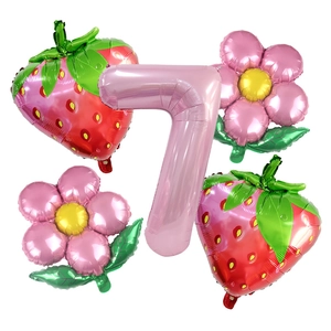 Kit 5 ballons fraise incluant chiffre 7 rose, fleurs et fraises en aluminium brillant