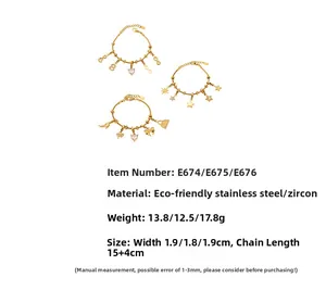Vue détaillée de bracelets dorés en acier inoxydable avec cœurs en zircon et nœuds