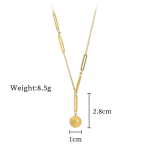 Detail of 8.5g gold-plated sphere necklace with 2.8cm pendant on rectangle link chain