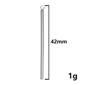 Detailed view of a 42mm silver stainless steel cylinder bar pendant weighing 1g