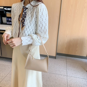 Elegant cream minimalist underarm baguette shoulder bag with golden zipper for women