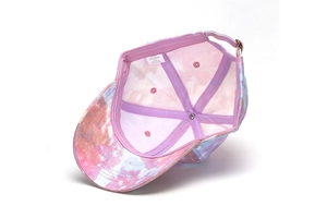 Vista interna del cappellino da baseball tie-dye colorato per bambini regolabile