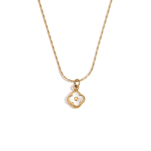 18K gold plated stainless steel necklace featuring a mini shell flower clover pendant