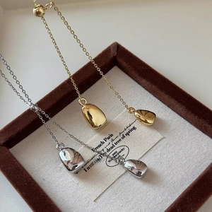 Minimalist 18k gold and silver plated irregular pendant necklace with adjustable chain