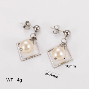 Detail shot of pearl earrings in silver square frame with 20.8mm length and 4g weight