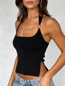 Haut dos nu noir moulant avec boucle métallique et fente latérale pour femmes