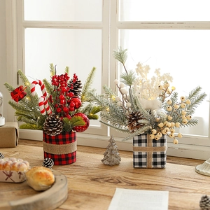 Christmas Desktop Decoration Mini Tree LED Lights Artificial Pinecone Berries Buffalo Plaid Base Festive Tabletop Ornament