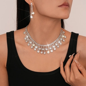 Collier À Gland En Fleur De Cuivre Étincelant Et Boucles D'oreilles Pendantes Avec Zircon Strass Pour Mariage Fête Luxe Femmes