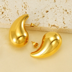 Minimalist chunky golden teardrop earrings with a high-polished finish for women