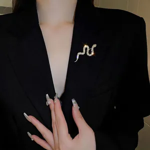 Elegant Gold Plated Snake Brooch With Shimmering Cubic Zirconia Animal Shape Lapel Pin For Suit Coat Fashion Jewelry