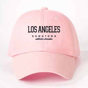 Détail de la casquette rose en coton avec imprimé Los Angeles Downtown athletic director
