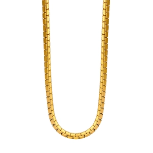 Detail of 18K gold stainless steel flat pearl chain with high-shine metallic finish