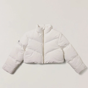 Detail of short white down jacket featuring a high collar and sleek zipper closure