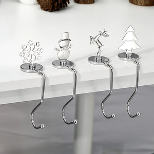 Set di 4 ganci per calze di Natale in metallo argento con fiocchi di neve e renne