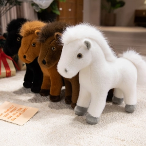 Plüschpferd-Kollektion in vier realistischen Farben für Kindergeschenke und Deko